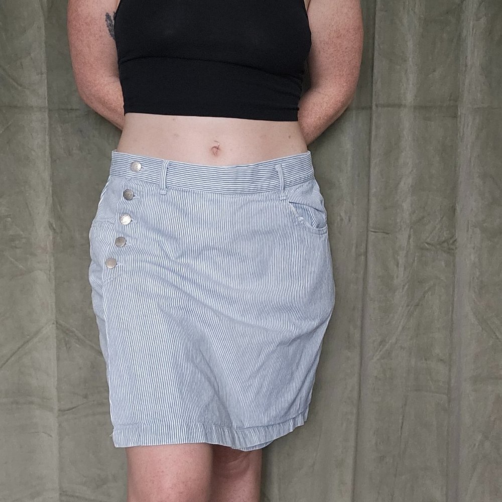 Vintage Preppy Sporty Coastal Beachy Blue, White Striped Denim Mini Skort